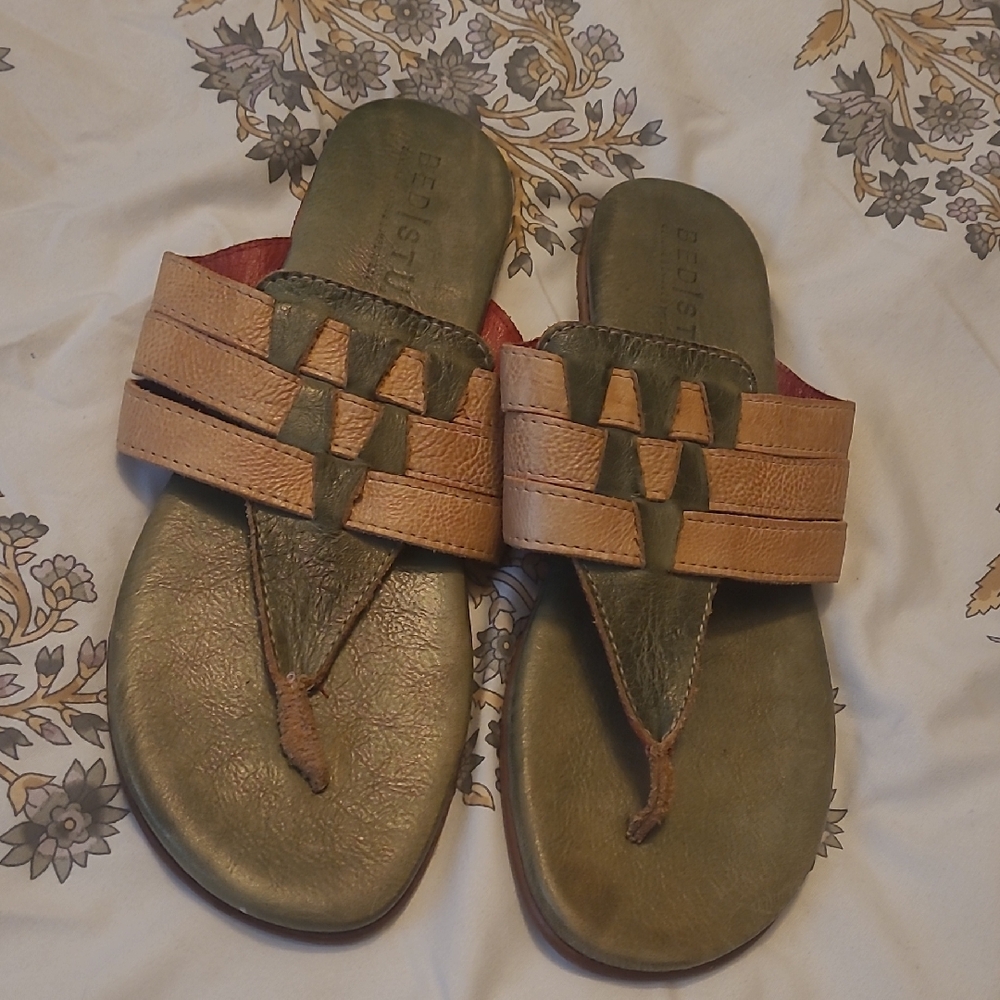 Bed Stu Yoli thong sandals Size 7.5